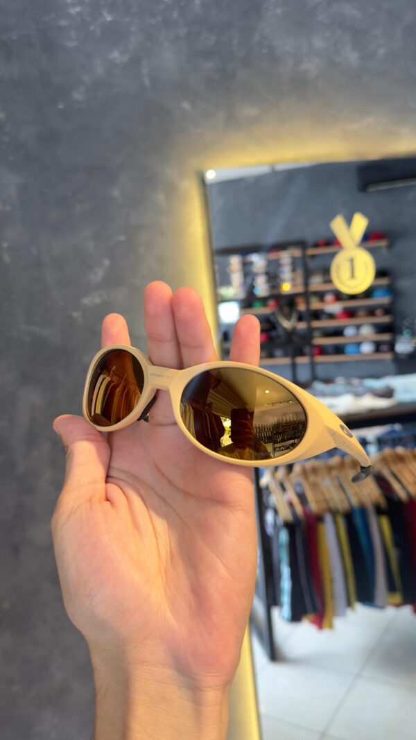 Eye Jacket Gold Cafe